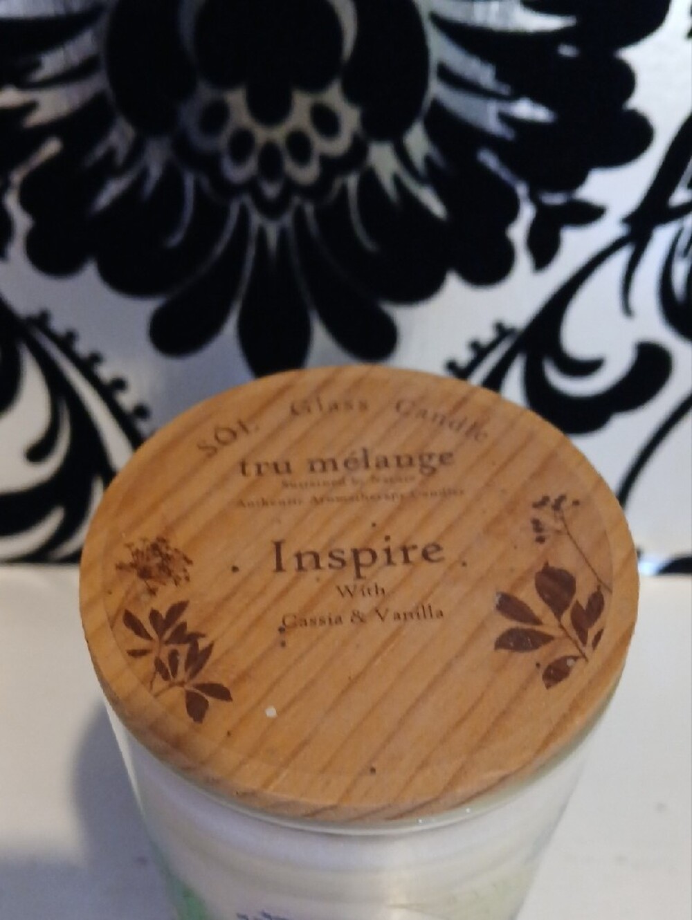 Cassia & Vanilla Inspire Candle - Picture 2 of 4